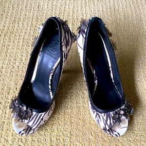 Tory Burch black and white satin flower heels